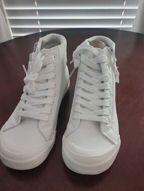 Rocket Dog White High-Top Lace-Up Sneakers